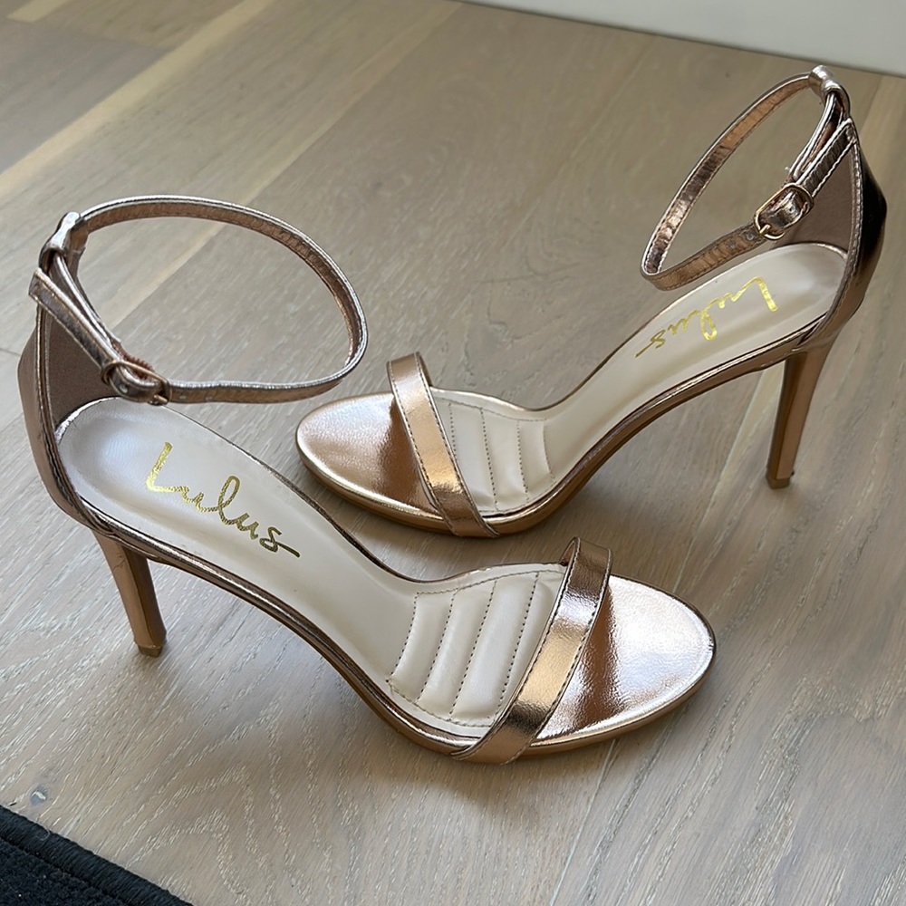Lulu’s Stunning Rose Gold Heels